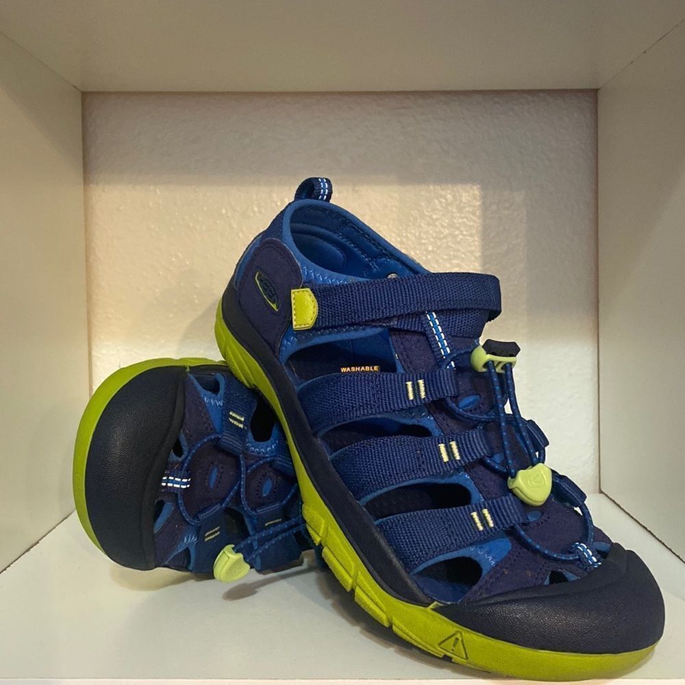 KEEN Newport H2 Womens Size 7 Navy Blue Water Hiking Sandals Waterproof Outdoor